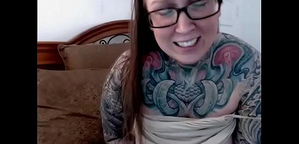  Tight big boobs tattoo woman on webcam